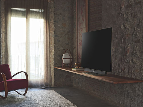 Abrimos debate: ¿TV colgada o apoyada sobre el mueble? 